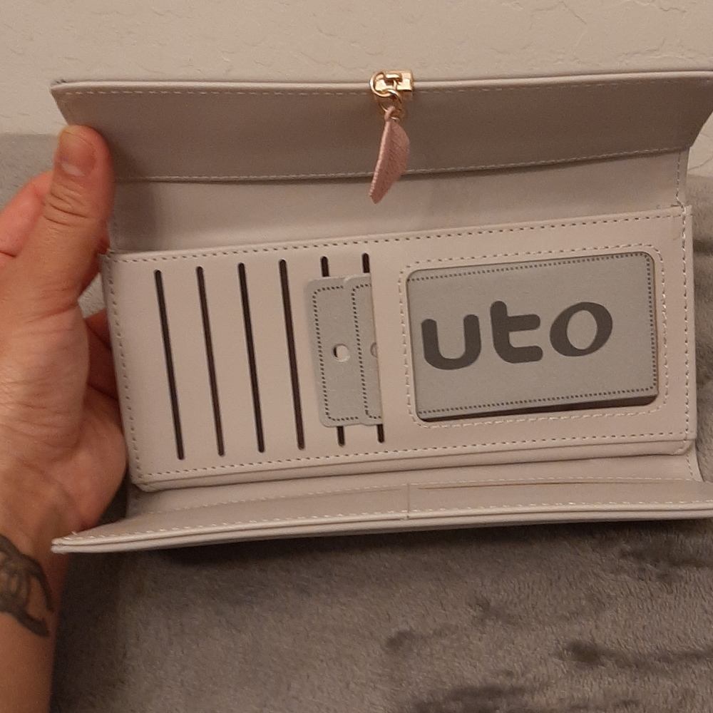 UTO (New) - Picture 4 of 6